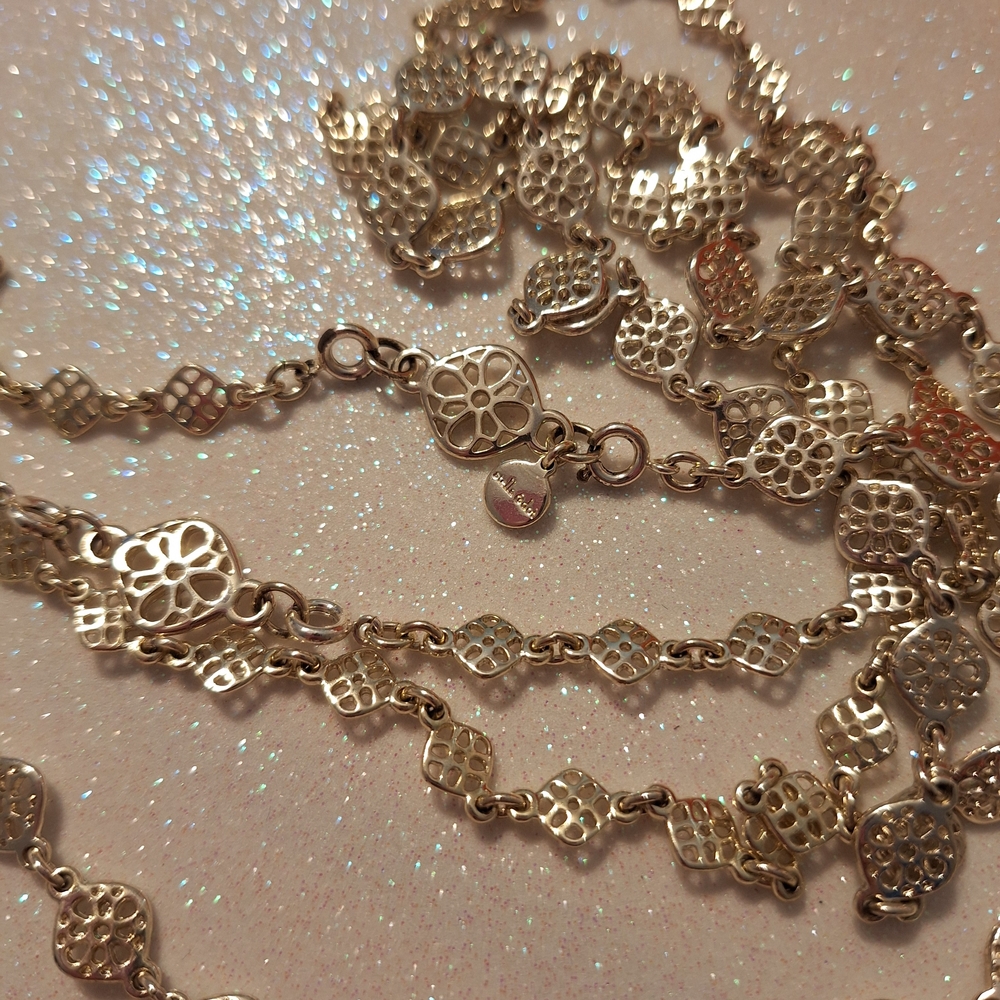 Elegant Gold-Tone Floral Necklace